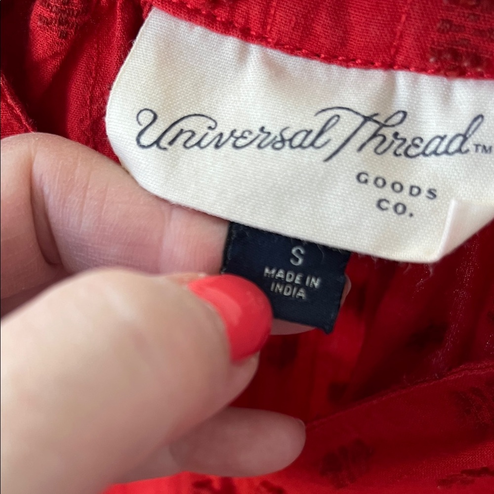 Universal Thread Scarlet Blouse with Pattern - Picture 2 of 2